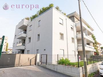 Tricamere nuovo a due passi dal ring