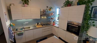 Cucina moderna Harte completa di elettrodomestici