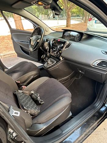 Lancia Ypsilon 0.9 twinair 2013 WB6025