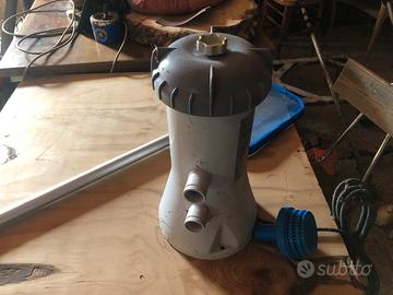 Pompa per piscina e retino