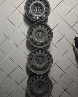 Cerchi in Ferro da 16" 5 fori 7JX16 