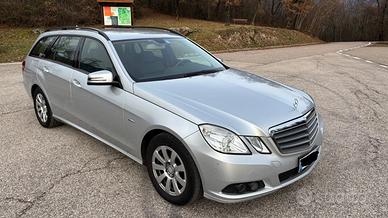 Mercedes-Benz  E 220 CDI BlueEFFICIENCY