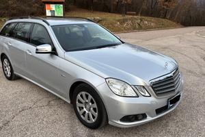 Mercedes-Benz  E 220 CDI BlueEFFICIENCY