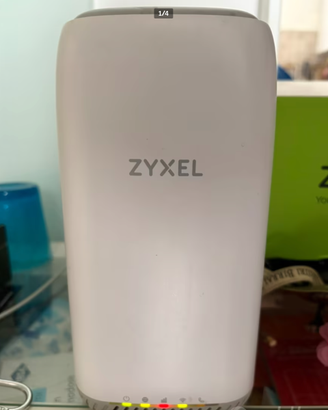 Router 4G LTE-A Pro Zyxel LTE5398-M904