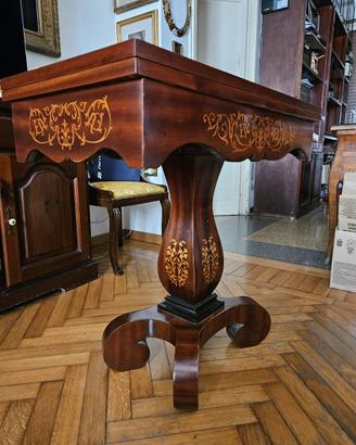 Tavolo da gioco intarsiato