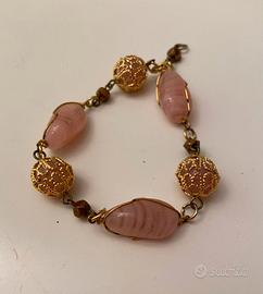 Bracciale della nonna con pietre rosa
