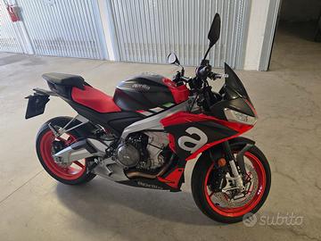 Aprilia Tuono 660