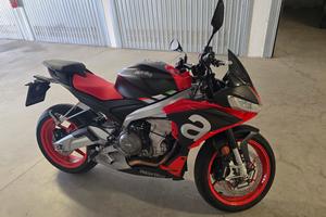 Aprilia Tuono 660