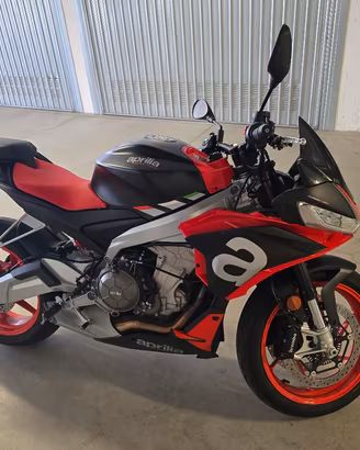 Aprilia Tuono 660