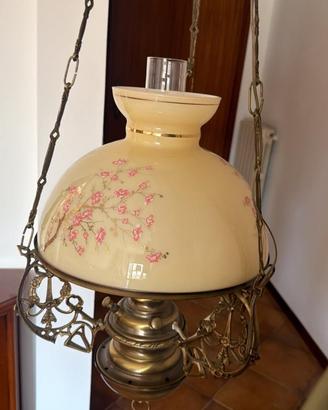 Lampadario vintage con vetro floreale
