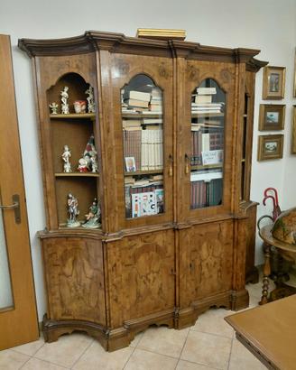 Libreria con vetrine