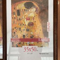 Cornice arte povera.