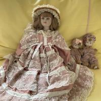 bambola in porcellana altezza cm 54