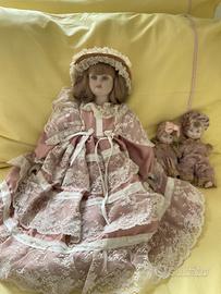 bambola in porcellana altezza cm 54