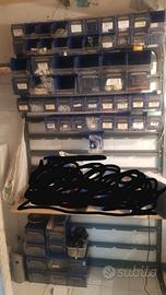 scaffali in ferro per negozio 