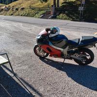 gsxr 600 con trial targato