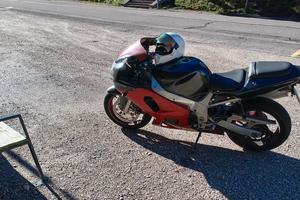 gsxr 600 con trial targato