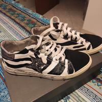sneaker  per donna  zebrate in pelle e tessuto 
