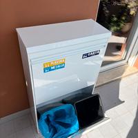 Pattumiera per differenziata in metallo