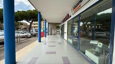 NEGOZIO A GIULIANOVA