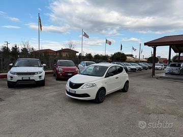 Lancia Ypsilon 1.0 FireFly 5 porte S&S Hybrid Ecoc