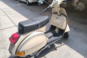 Vespa P150X