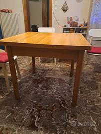 Tavolo quadrato 