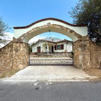 Splendida villa con ampio cortile