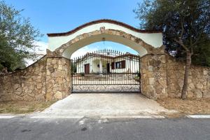 Splendida villa con ampio cortile