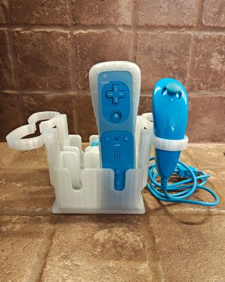 Supporto/Stand per 4 Telecomandi Wii con Nunchuk