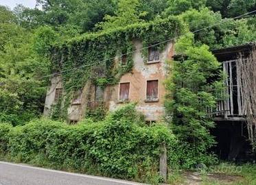 Immobile in asta di 605 m² con più di 5 locali e b