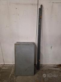 Scaffale metallico