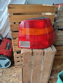 faro posteriore destro golf 4