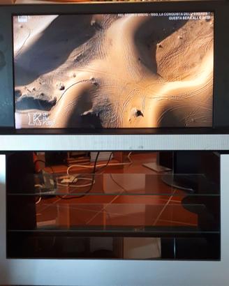 Bang Olufsen BeoVision 8-32 con mobile