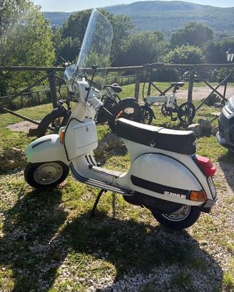 Vespa P 200 E
