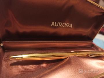 Penna Aurora placcata in oro