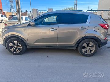 Auto kia sportage