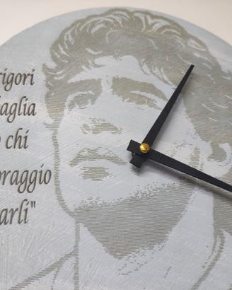 Orologio legno Maradona inciso frase motivazionale