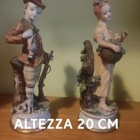 due statuette in Capodimonte 
