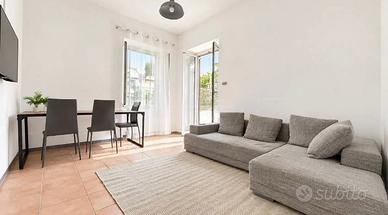 Anzio trilocale arredato con giardino