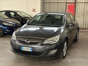Opel Astra 1.6 115CV 5 porte Cosmo