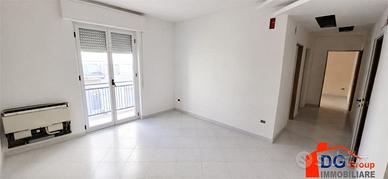 Casa indipendente di ampia metratura su strada