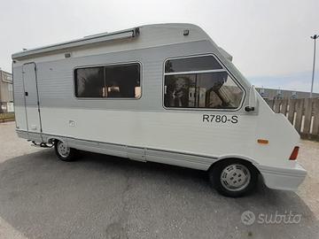 Camper pilote r780s