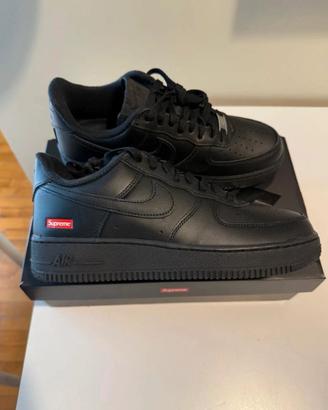 Sneakers Supreme x Nike Air Force 1 nere  43