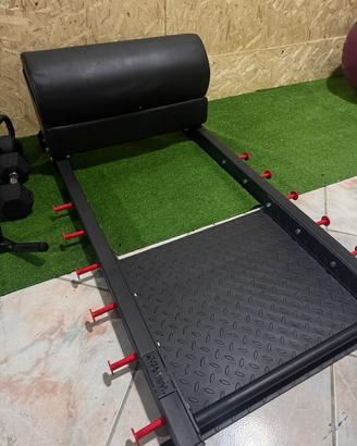 Hip Thrust Hammer Strength pari al nuovo
