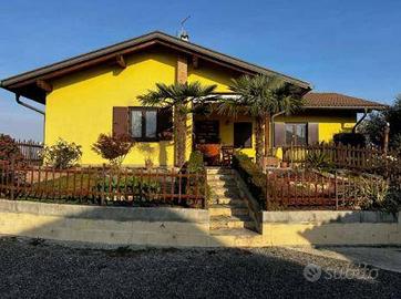 Immobile in asta di 305 m² con 5 locali a Carisio