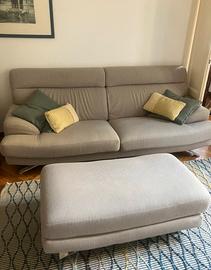 Divano con pouf grigio 🛋️