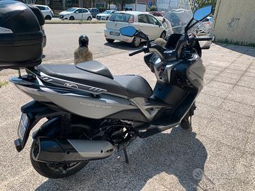 Scooter Kimco400i