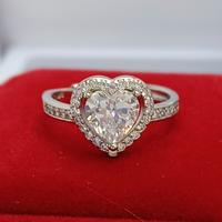 Anello cuore in Moissanite naturale
Argento925 

