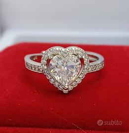 Anello cuore in Moissanite naturale
Argento925 

